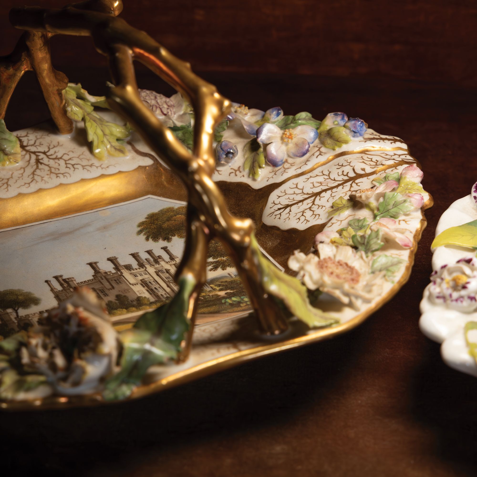 Sell Antiques, Collectables & Ceramics at Auction